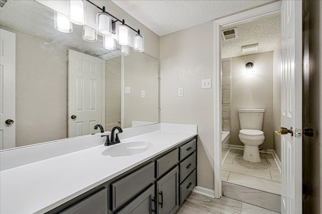 7147 COUNTRY OAKS DR, Memphis, TN 38125