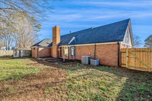 7147 COUNTRY OAKS DR, Memphis, TN 38125