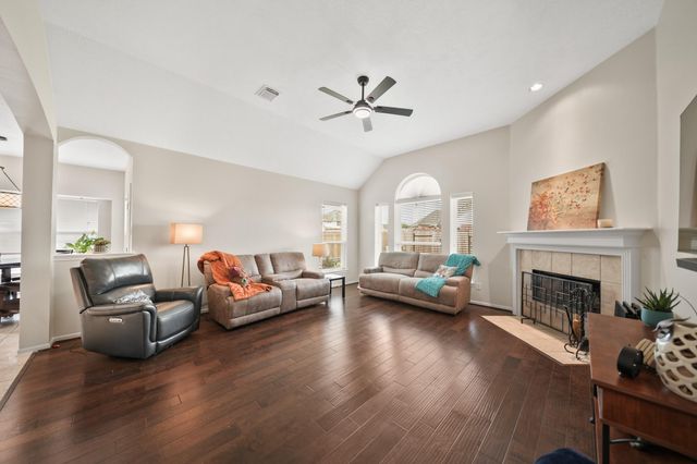 2410 Suncreek Lane, Pearland, TX 77584