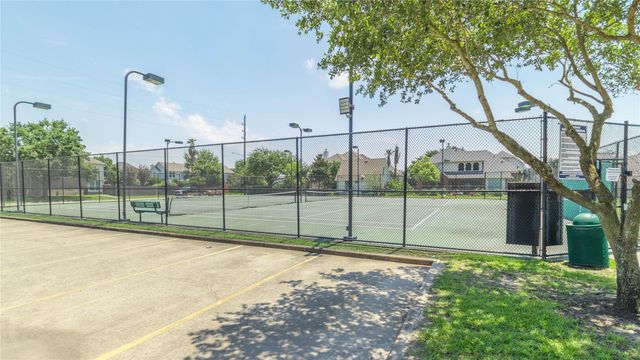 2410 Suncreek Lane, Pearland, TX 77584