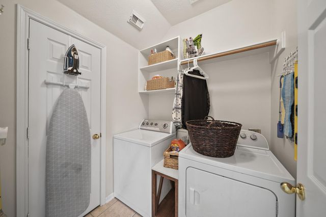 2410 Suncreek Lane, Pearland, TX 77584