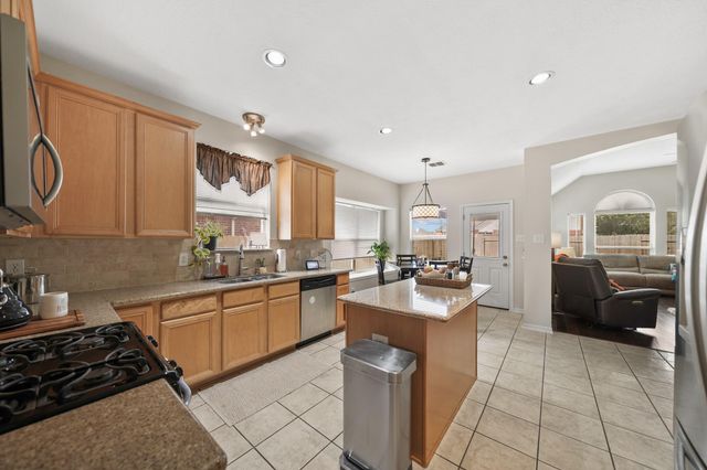 2410 Suncreek Lane, Pearland, TX 77584