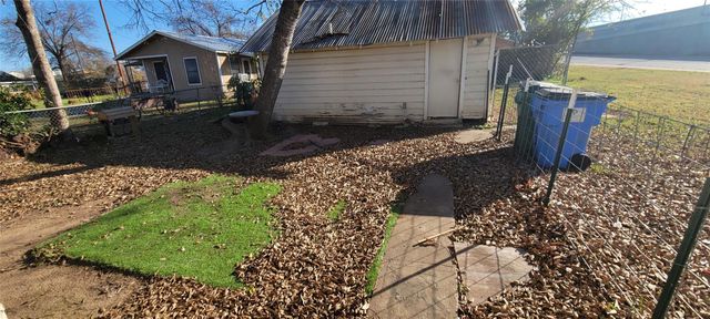503 Martin Luther King DR, Bastrop, TX 78602