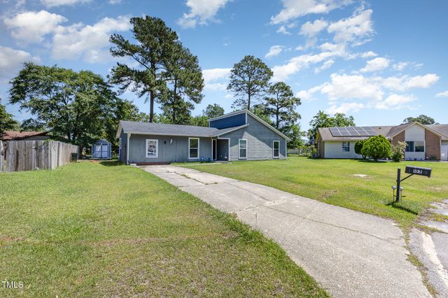 103 Angus Court, Spring Lake, NC 28390