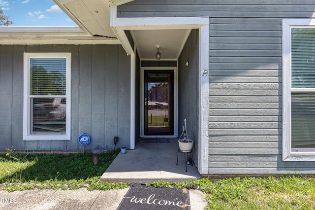 103 Angus Court, Spring Lake, NC 28390