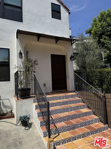 8587 Rugby Drive, West Hollywood, CA 90069