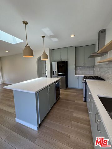 8587 Rugby Drive, West Hollywood, CA 90069