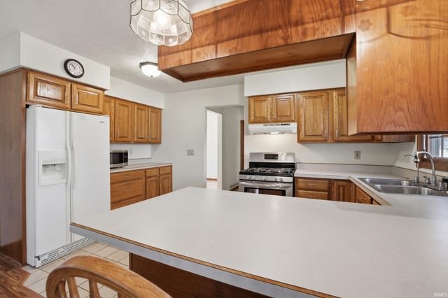 11608 CRESTVIEW Boulevard, Kokomo, IN 46901