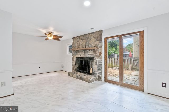 9652 MARSTON LN, Gaithersburg, MD 20886