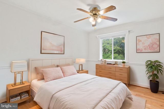 9652 MARSTON LN, Gaithersburg, MD 20886
