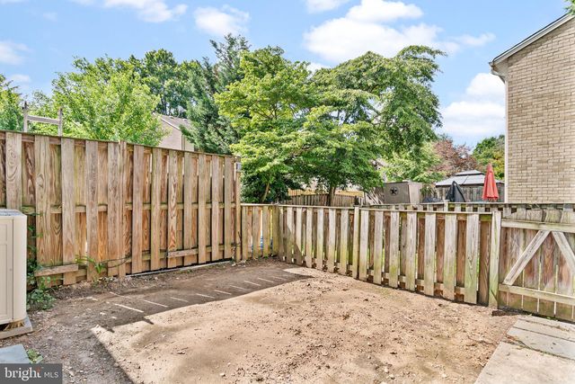 9652 MARSTON LN, Gaithersburg, MD 20886