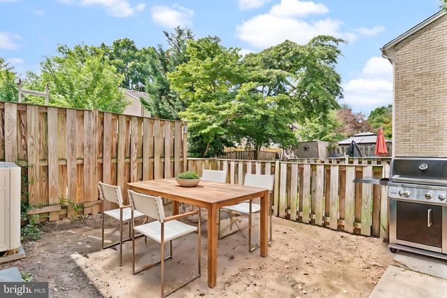 9652 MARSTON LN, Gaithersburg, MD 20886