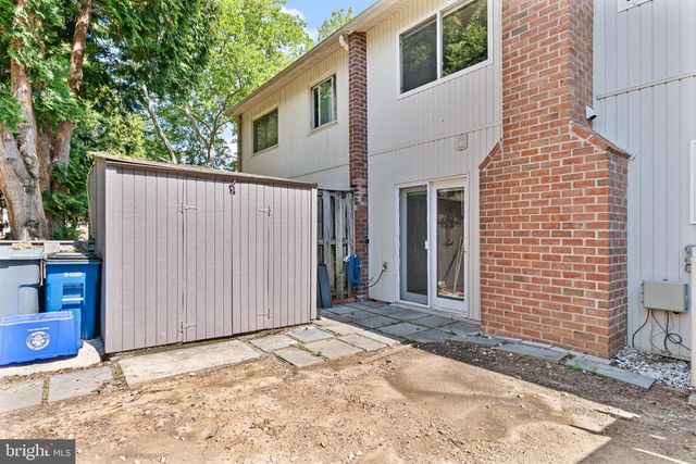 9652 MARSTON LN, Gaithersburg, MD 20886