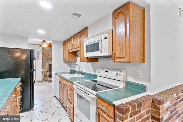 9652 MARSTON LN, Gaithersburg, MD 20886