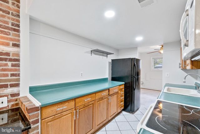 9652 MARSTON LN, Gaithersburg, MD 20886
