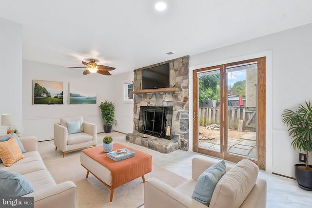 9652 MARSTON LN, Gaithersburg, MD 20886