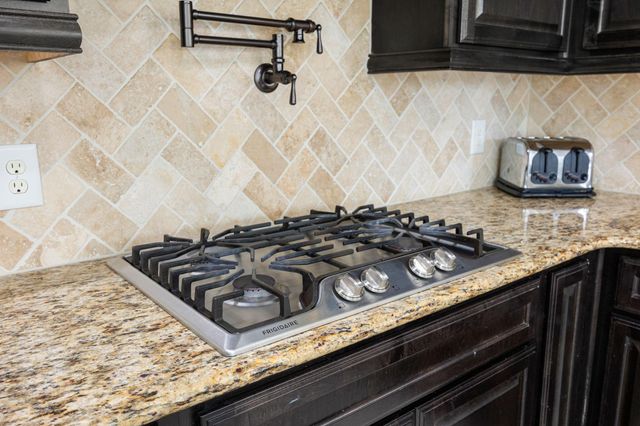 9338 Taylor Cliff Lane, Cypress, TX 77433