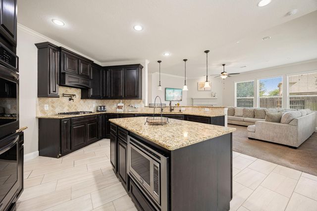 9338 Taylor Cliff Lane, Cypress, TX 77433