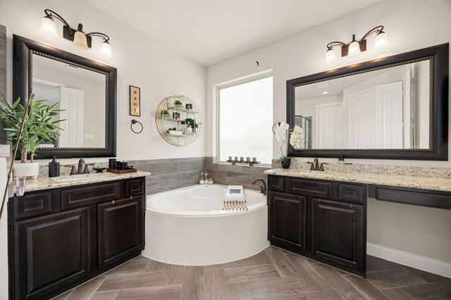 9338 Taylor Cliff Lane, Cypress, TX 77433