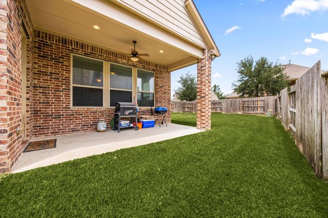 9338 Taylor Cliff Lane, Cypress, TX 77433