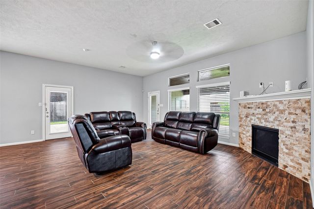 2502 Grey Kirby Drive, League City, TX 77573