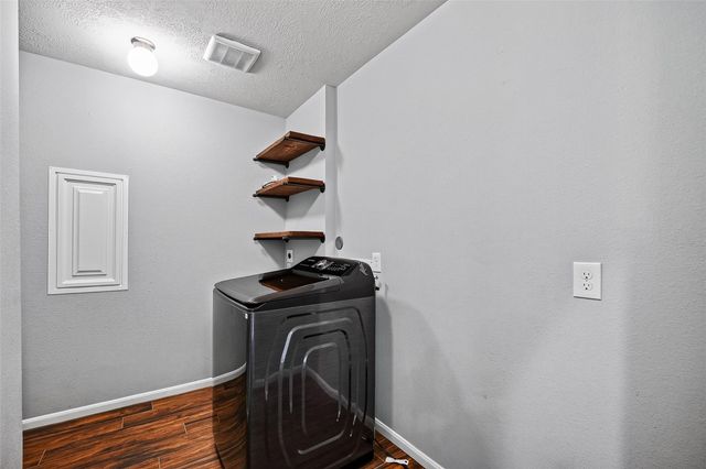 2502 Grey Kirby Drive, League City, TX 77573
