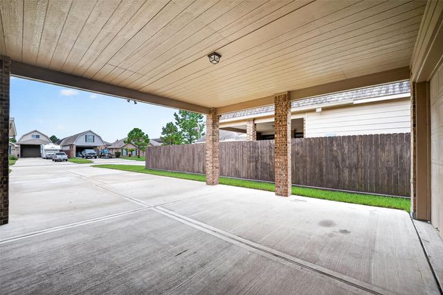 2502 Grey Kirby Drive, League City, TX 77573