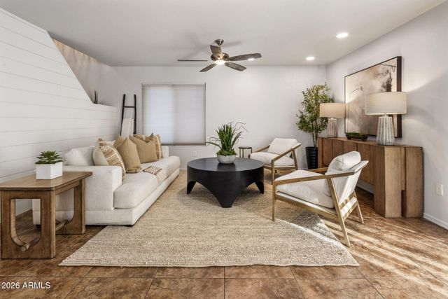 21813 N 40TH Way, Phoenix, AZ 85050