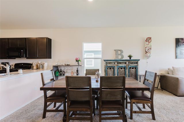 504 N Thunderstorm Ave, Lockhart, TX 78644