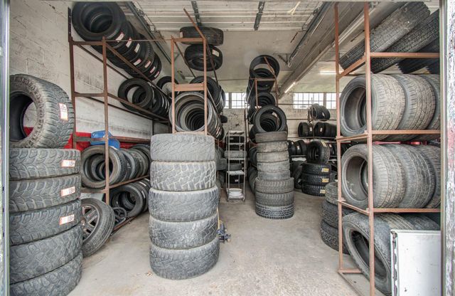 1701 Lee Drive, Baytown, TX 77520