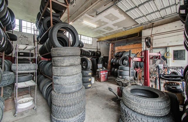 1701 Lee Drive, Baytown, TX 77520