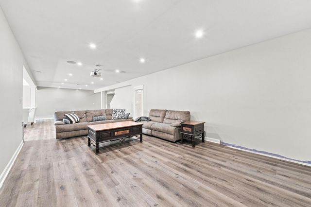 18625 43rd Avenue N, Plymouth, MN 55446