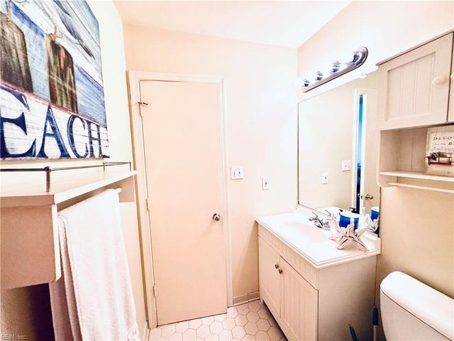 1023 Lands End WAY, Virginia Beach, VA 23451