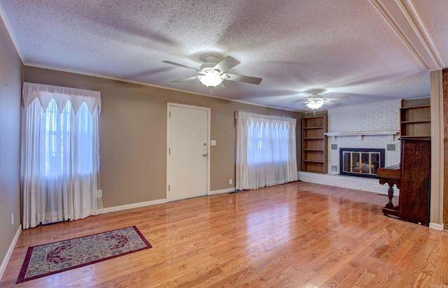 1401 E Colonel Glenn Road, Little Rock, AR 72210