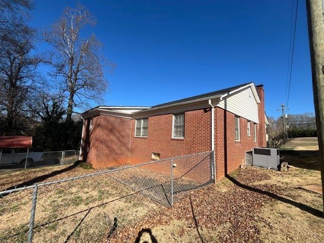 203 W Oneal St, Gaffney, SC 29340