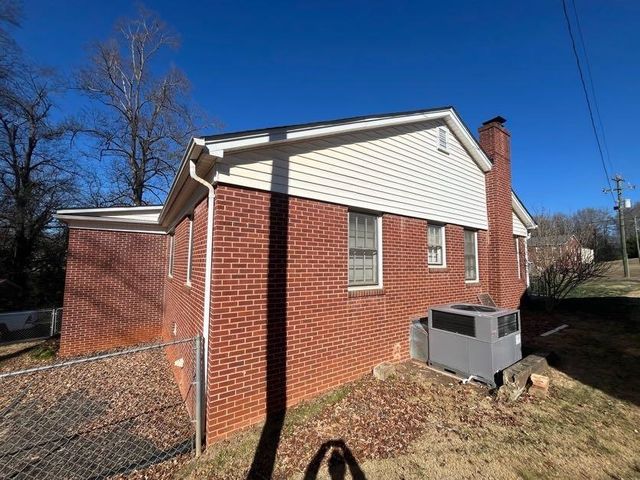 203 W Oneal St, Gaffney, SC 29340