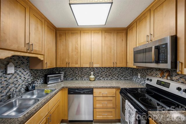 114 Ashleigh Court, Fort Mill, SC 29715
