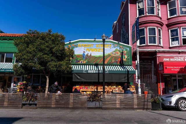 1160 Clayton Street 1, San Francisco, CA 94117