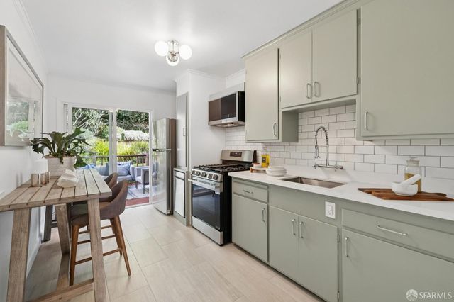 1160 Clayton Street 1, San Francisco, CA 94117