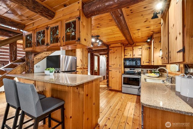 18020 214th Avenue NE, Woodinville, WA 98077