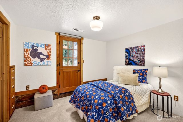 18020 214th Avenue NE, Woodinville, WA 98077