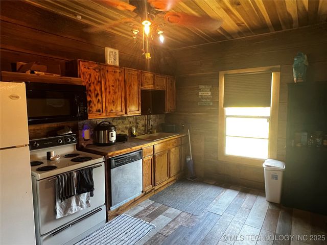 7134 Enos, Kingston, OK 73439