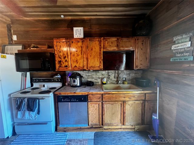 7134 Enos, Kingston, OK 73439