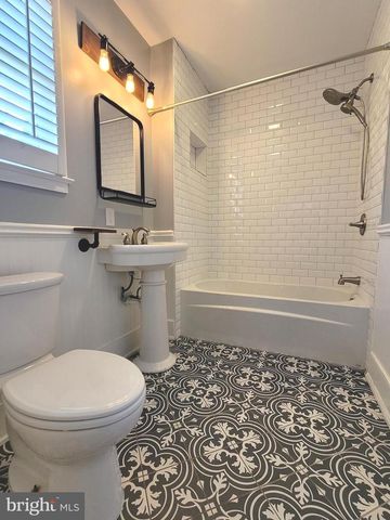 2600 SESKEY GLEN CT, Herndon, VA 20171