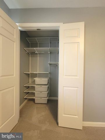 2600 SESKEY GLEN CT, Herndon, VA 20171