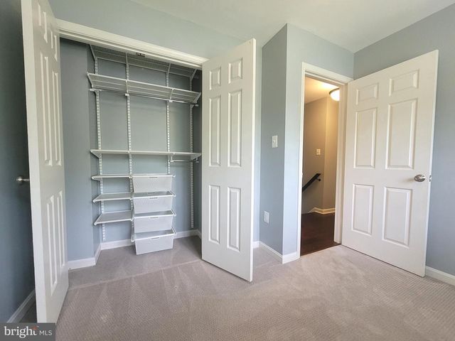 2600 SESKEY GLEN CT, Herndon, VA 20171