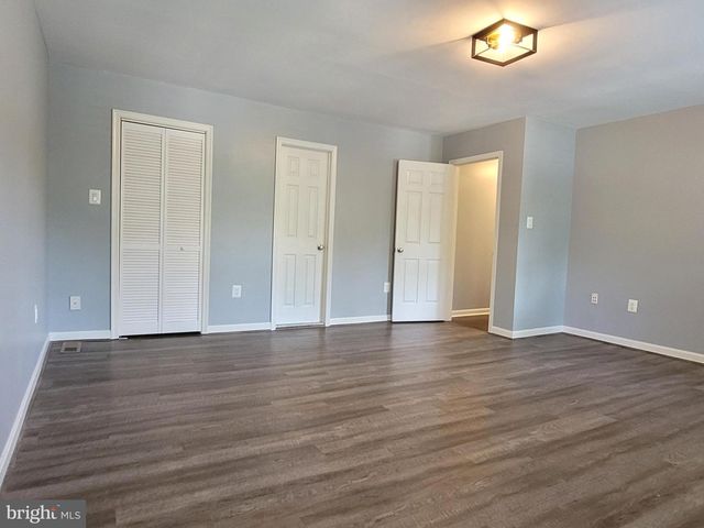 2600 SESKEY GLEN CT, Herndon, VA 20171