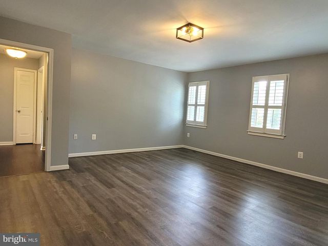 2600 SESKEY GLEN CT, Herndon, VA 20171