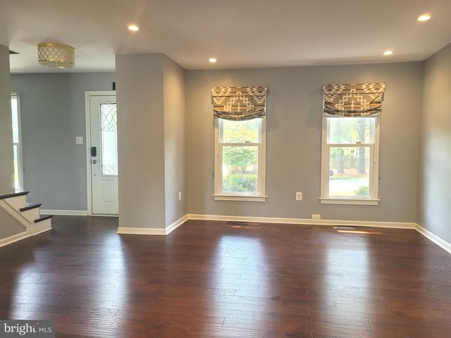 2600 SESKEY GLEN CT, Herndon, VA 20171