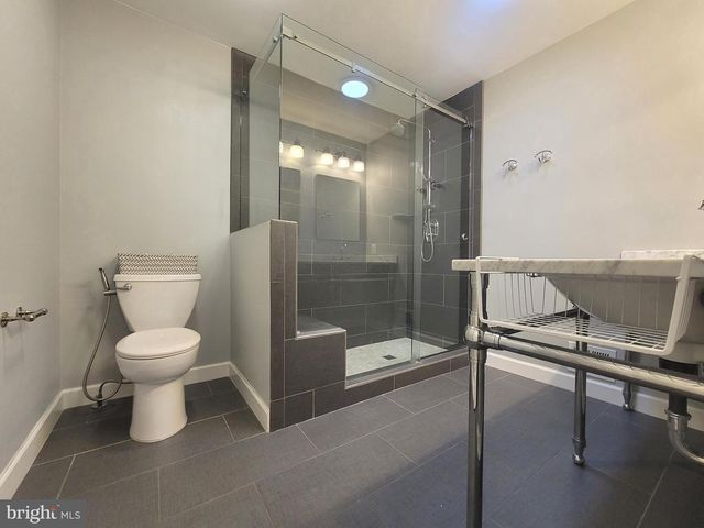 2600 SESKEY GLEN CT, Herndon, VA 20171